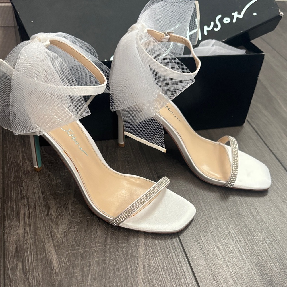 Betsey Johnson White Heels with Tulle Bow